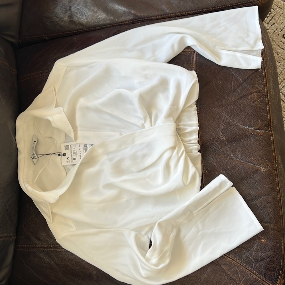 Cropped white shirt from Zara